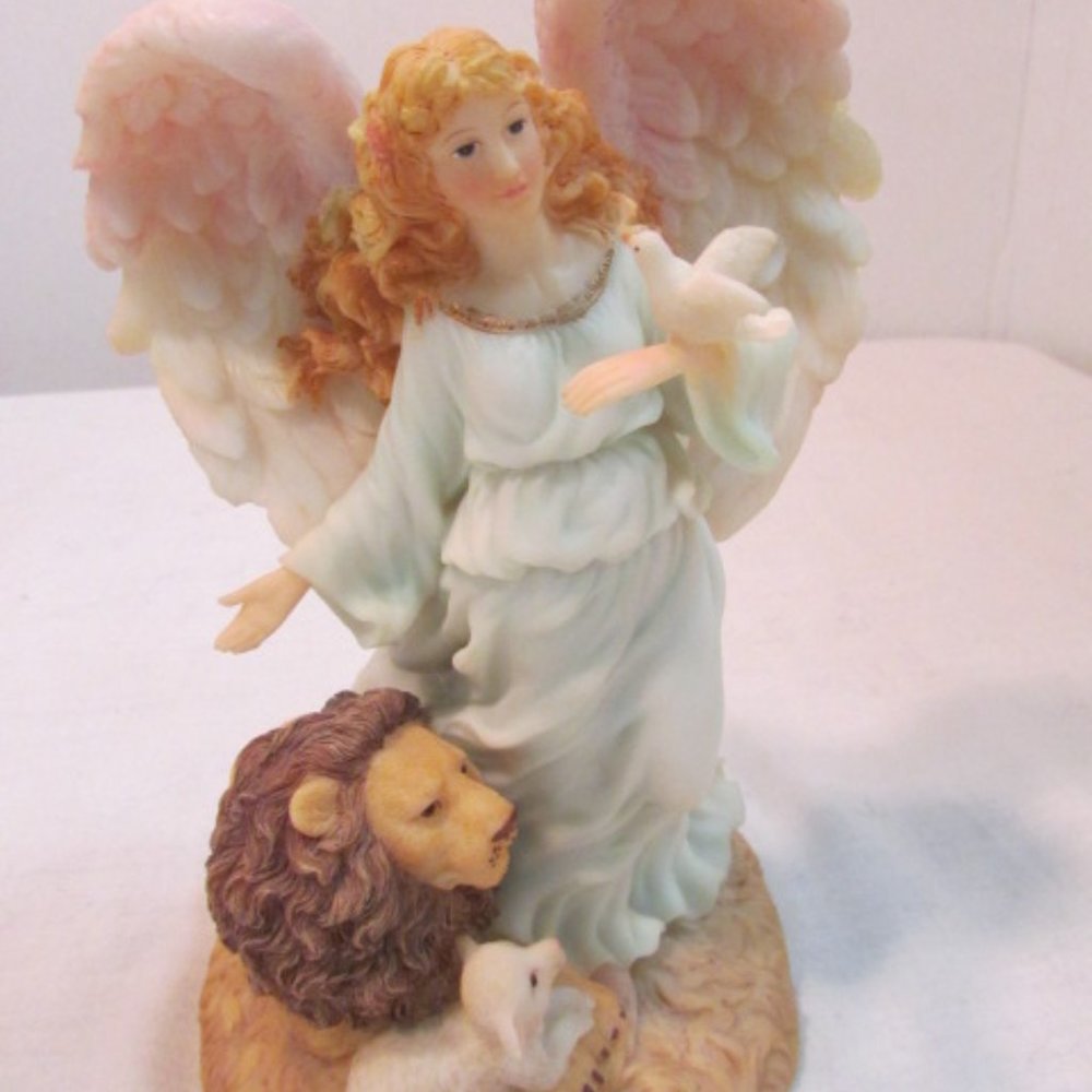 Roman Inc Seraphim Classics Serena "Angel of Peace"